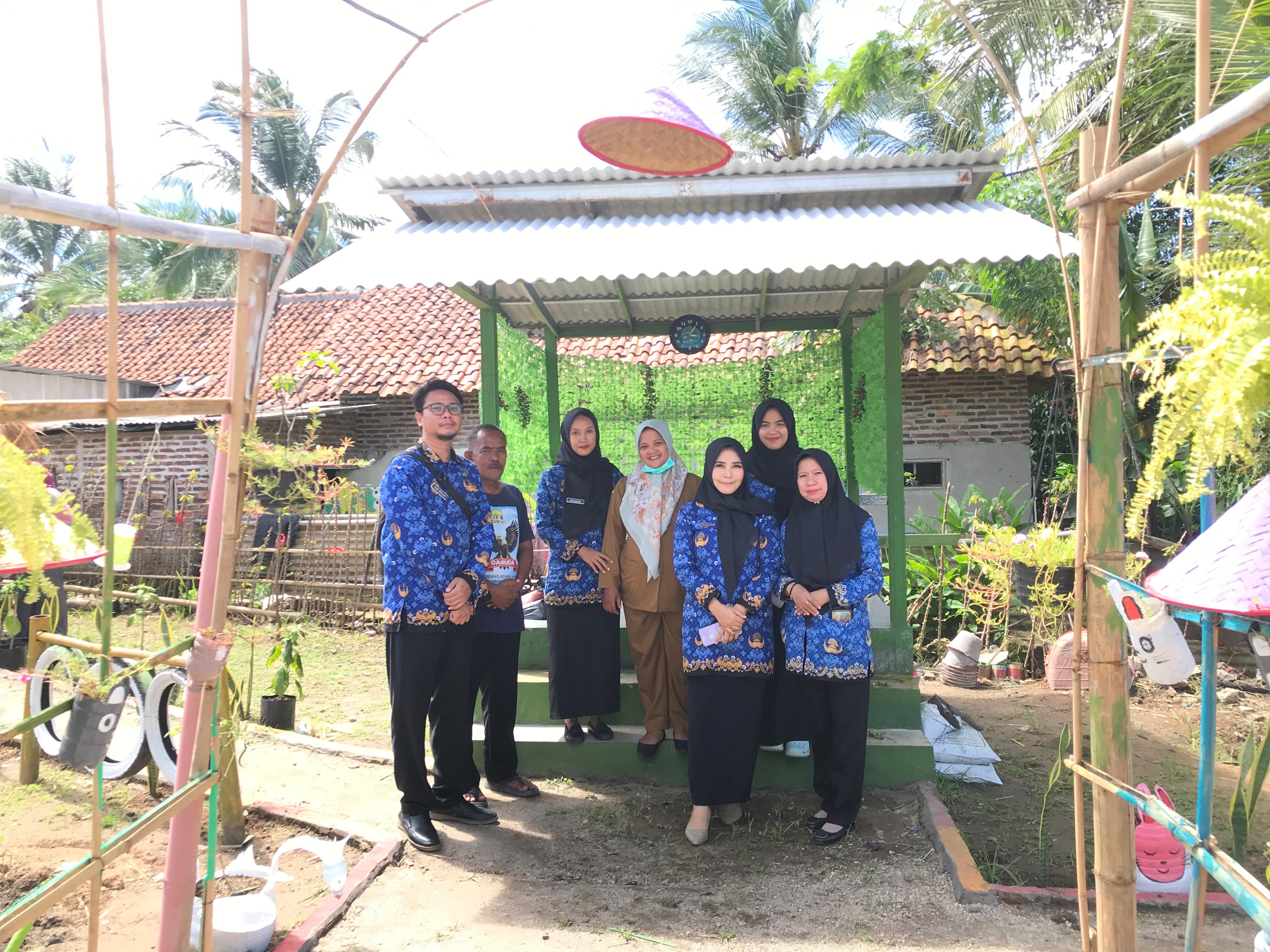 Monitoring Kampung Resik Lan Aman (KRLA) pada Lokus Kelurahan Cilowong