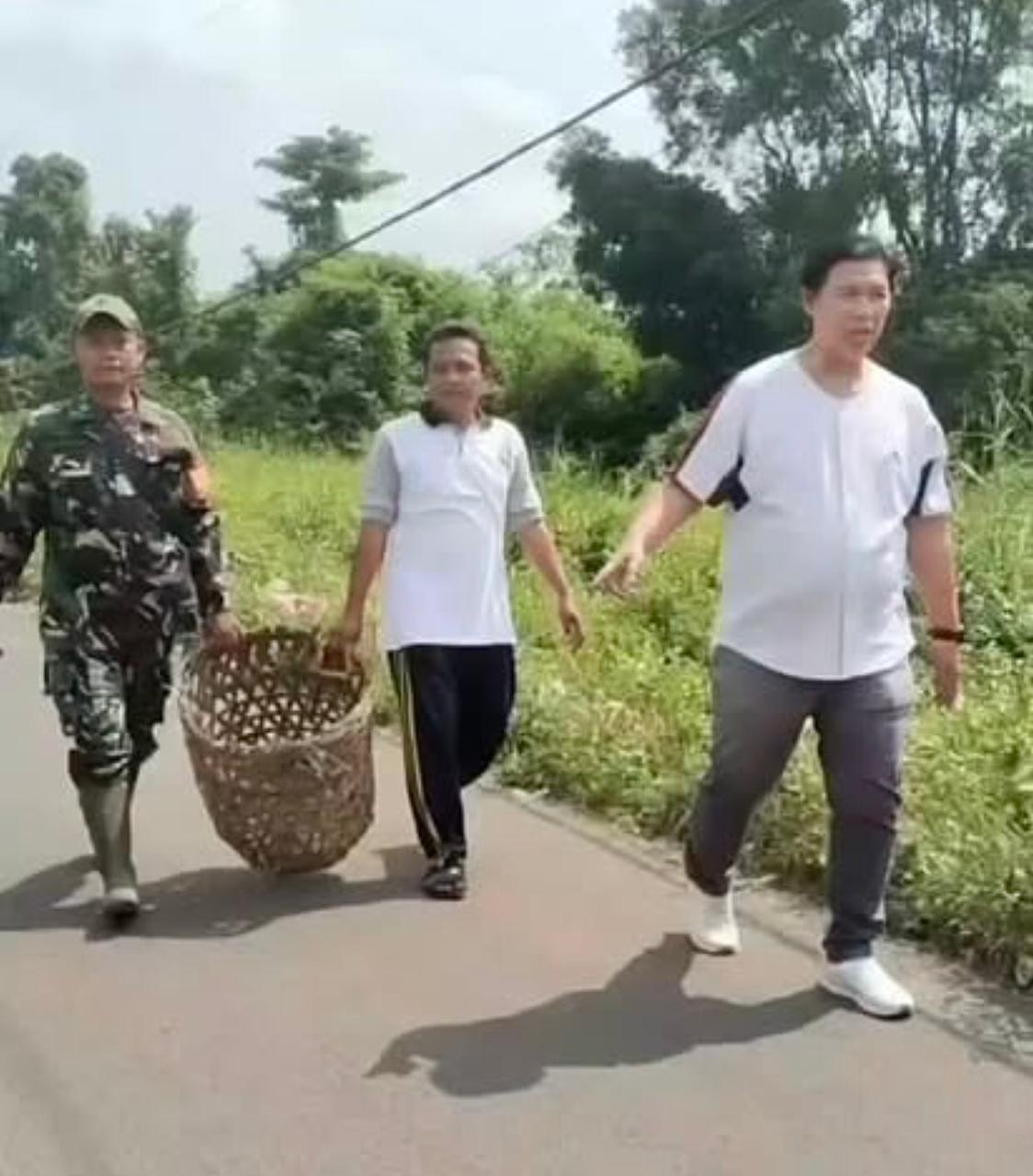 Kegiatan Gotong Royong Membersihkan Sampah di Lingkungan Sepang Sempu, Kecamatan Taktakan, Kota Serang