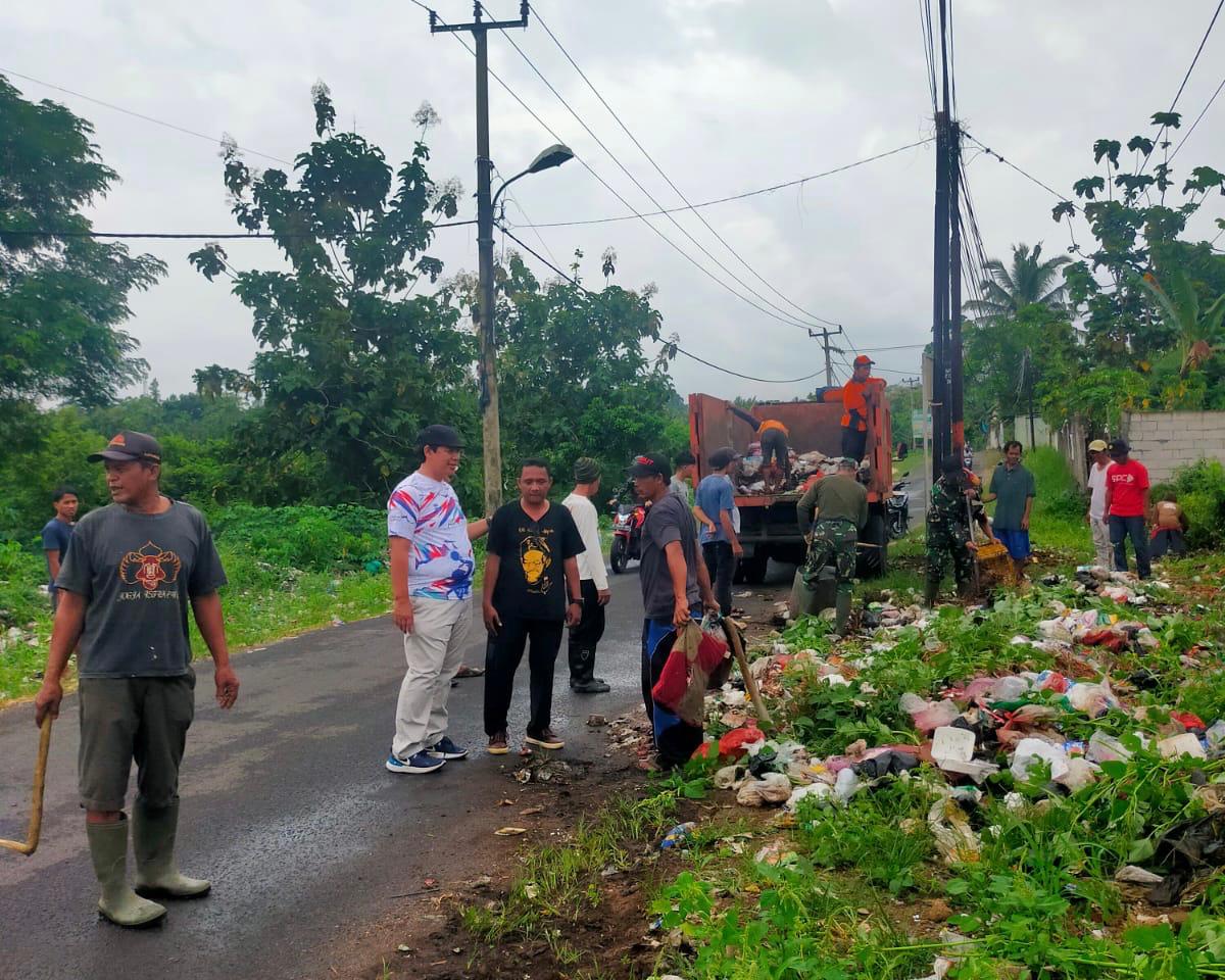 Kerja Bakti di Lingkungan Karodangan