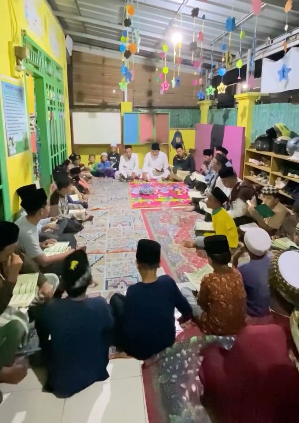 Kegiatan Mamengan (Magrib Mengaji Sesarengan) di Kampung Majalawang Kelurahan Umbul Tengah Kecamatan Taktakan